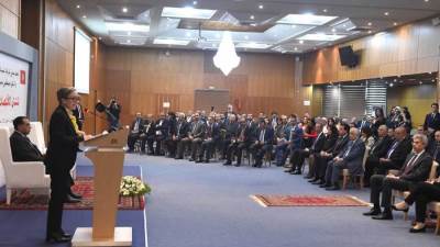 رئيسة حكومة تونس: تسريع إنجاز المشروعات العمومية لتسهيل إطلاع المستثمرين المصريين عليها 