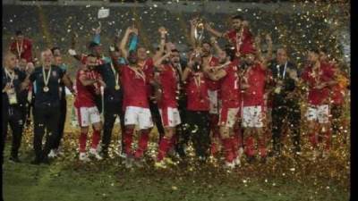 جماهير الأهلي يساندون الفريق بهاشتاج خطوتين على المجد 