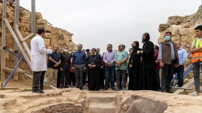 "وزير السياحة" يتفقد موقع أبو مينا الأثري بمنطقة برج العرب 