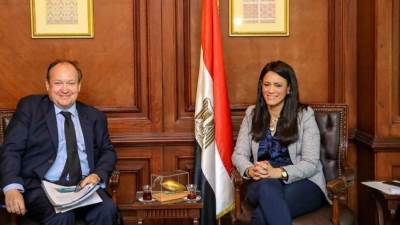 "المشاط" تلتقي نائب رئيس بنك الاستثمار الأوربي لبحث التعاون الإنمائي المشترك