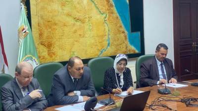 «القصير» يعلن تنفيذ الزراعة التعاقدية في الذرة بسعر العالمي وقت البيع