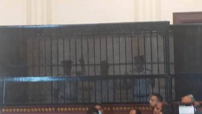 عاجل.. وصول المتهم بقتل كاهن الإسكندرية لحضور جلسة محاكمته 