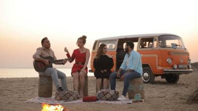 مجد القاسم ينتهي من تصوير ديو «لحظة» مع ريهام فايق (صور)