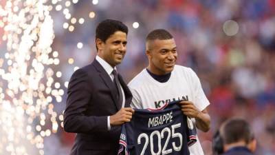 "مبابي" يجدد عقده رسميا مع باريس سان جيرمان حتى 2025