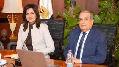 وزيرا الهجرة والإنتاج الحربي يعقدان اجتماعاً مع الخبراء الأجانب المشاركين بمؤتمر" مصر تستطيع"