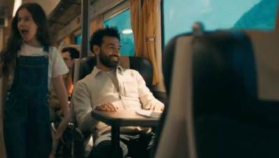  "صلاح" يدعو إلى التواصل الحقيقي والبعد عن السوشيال ميديا 