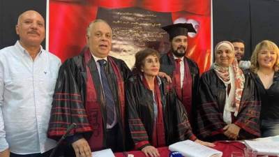 مجدي كامل يحصل على الدكتوراة بمرتبة الشرف (صور)