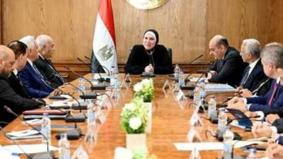 جامع: الارتقاء بصناعة الغزل والنسيج والملابس علي رأس أولوليات خطة الحكومة 