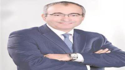 علاء بركات: إنشاء أول مدرسة فنية لتكنولوجيا الصناعات الحيوية بمصر