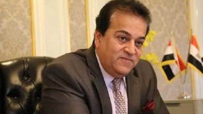 "عبدالغفار" يستعرض تقريراً حول أعمال إنشاءات جامعة المنيا الأهلية 