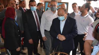 وزيرا التنمية المحلية والسياحة يستمعون لعرض حول تطوير مسار العائلة المقدسة بوادي النطرون