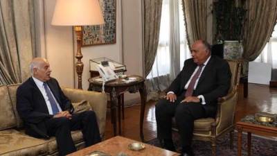 وزير الخارجية يستقبل أمين سر اللجنة المركزية لحركة فتح 