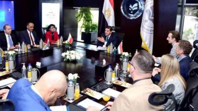رئيس هيئة الاستثمار يبحث فرص التعاون الاستثماري مع كبري الشركات البولندية