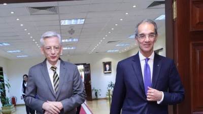 وزير الاتصالات والسفير الفرنسي يبحثان التوسع في الاستثمارات الفرنسية فى قطاع الاتصال والتكنولوجيا