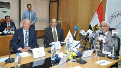 "إي فاينانس" تواصل استبدال كروت المعاشات الزرقاء بكروت "ميزة"