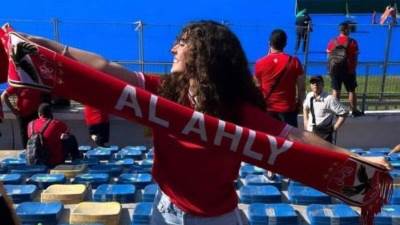 هكذا دعمت مايان السيد النادي الأهلي في المغرب (صور) 