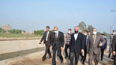 "عبدالعاطي" و"محافظ القليوبية" يتفقدان مشروعات الري الحديث وتأهيل المساقي بالمحافظة