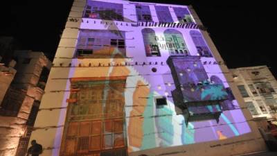 الأوركسترا العالمي يعانق مباني جدة التاريخية في موسم جدة