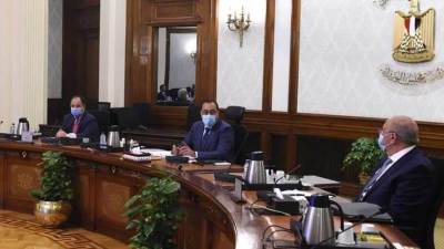 "مدبولي" يتابع الخطوات الخاصة بزيادة مكون الاستثمار المؤسسي الحكومي بسوق الأوراق المالية