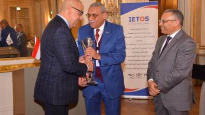 وزير الإسكان يواصل لقاءاته بكبرى الشركات العالمية بألمانيا 