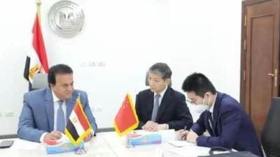 "خالد عبد الغفار"يبحث مع السفير الصيني دعم المركز المصري للسيطرة علي الأمراض