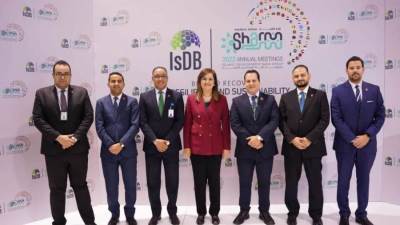 على هامش اجتماعات البنك الاسلامي وفد تنسيقية شباب الأحزاب يلتقي" بوزيرة التخطيط" 