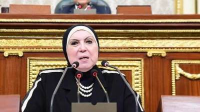 "وزيرة التجارة" تستعرض خطة عمل الوزراة للتعامل مع تداعيات الأزمة الاقتصادية العالمية