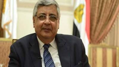 عوض تاج الدين: كورونا لم ينته عالمياً وموجود بقلة في مصر 