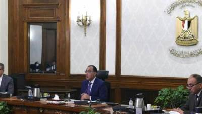 رئيس الوزراء يستعرض مسودة استراتيجية النهوض بالسياحة المصرية