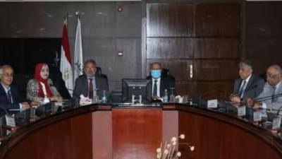 وزير النقل والسفير الإيطالي يبحثان التعاون في قطاع السكك الحديدية والنقل البحري