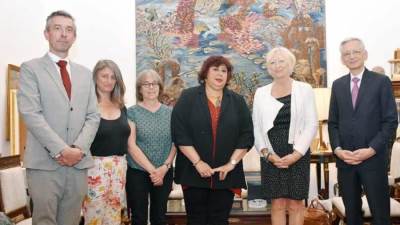 "وزيرة الثقافة" تستقبل وفداً فرنسيا لبحث سبل وتعزيز الشراكة الإستراتيجية فنيا وفكريا