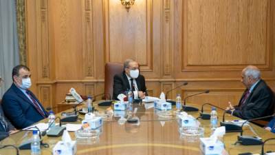 "مرسي" يناقش مع علماء مصريين سبل الاستفادة من خبراتهم في مختلف المجالات