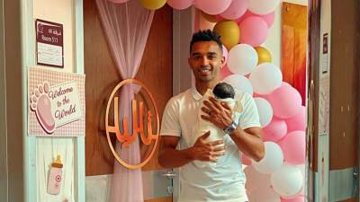 اللهم أنبتها نباتاً حسناً.. أوباما يرزق بمولودته الأولى 