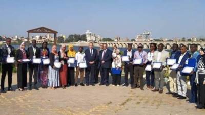 "وزير الرى" يوزع شهادات إتمام برنامج هيدرولوجيا البيئة ل46 متدرب