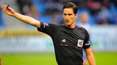 رسميًا.. الإسباني خوسيه لويس مونييرا حكمًا لمباراة القمة بين الأهلي والزمالك