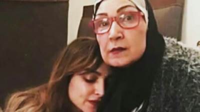 بسبب ازمتها الصحية.. روجينا تطلب الدعاء لوالدتها