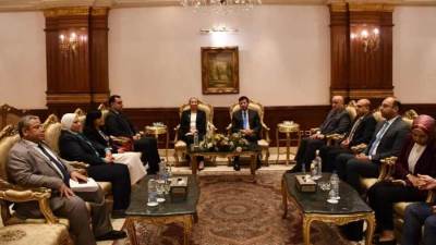 وزيرا الشباب والبيئة يشهدان جلسة" قضية المناخ من جلاسكو إلي شرم الشيخ" 