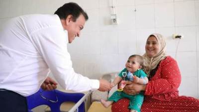 عبد الغفار: يوجه بعلاج طفلة مريضة قلب ومتابعة حالتها الصحية بشكل مستمر