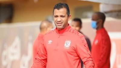 الأهلي المصري يكلف سامي قمصان مهمة تدريب الفريق مؤقتا