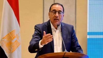 مدبولي: القيادة السياسية تولي اهتمامًا بالغا بتوطين وتطوير صناعة السيارات في مصر