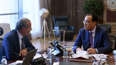 رئيس الوزراء يزف بشرى للمواطنين بشأن سعر السولار 