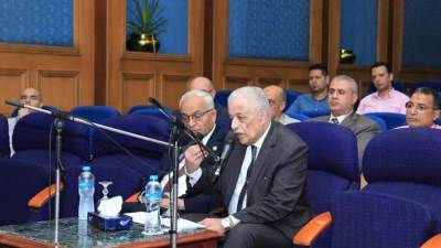 "شوقي" يعقد اجتماعاً مع مديري المديريات لاستعراض التعليمات النهائية لامتحانات الثانوية العامة