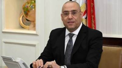 وزير الأسكان: بدء تسليم عدد من قطع أراضي المصريين بالخارج.. 3يوليو 