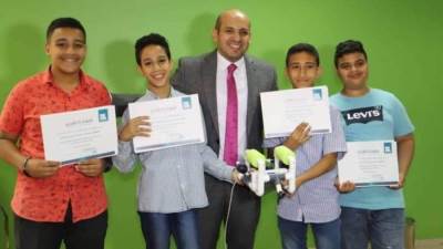 "مصر الخير" تكرم 4 طلاب بالمرحلة الابتدائية لفوزهم بالمركز الثالث بالمسابقة الدولية للروبوتات