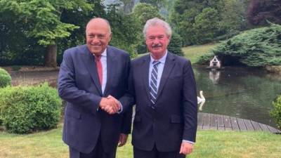 وزير الخارجية يلتقي بنظيره اللوكسمبورجي لتعزيز العلاقات بين البلدين 