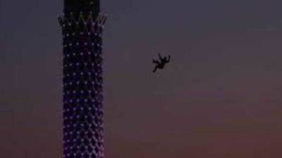 على طريقة طالب الهندسة.. شاب يتخلص من حياته بواسطة برج القاهرة 