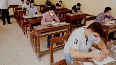 جروبات الغش تنشر إجابات الاقتصاد للثانوية العامة 