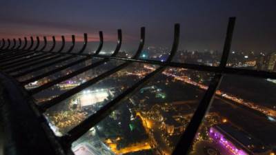 لماذا ألقى الشاب بنفسه من أعلى برج القاهرة؟.. النيابة تكشف السر 