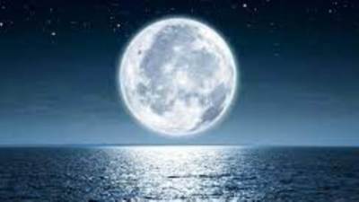 القمر يقترن بالمريخ بسماء مصر فجر غد فى ظاهرة تشاهد بالعين المجردة