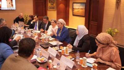 وزيرا السياحة والبيئة يجتمعان لمتابعة الاستعدادات والتجهيزات السياحية لاستضافة مؤتمر المناخ 